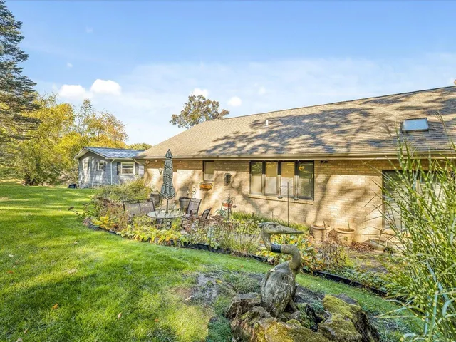 $319,000 | 1969 Baintree Road, Lake Summerset, IL 61019