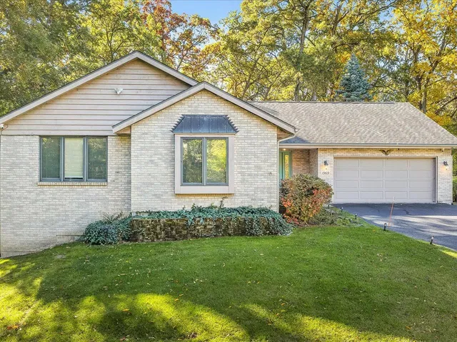 $319,000 | 1969 Baintree Road, Lake Summerset, IL 61019