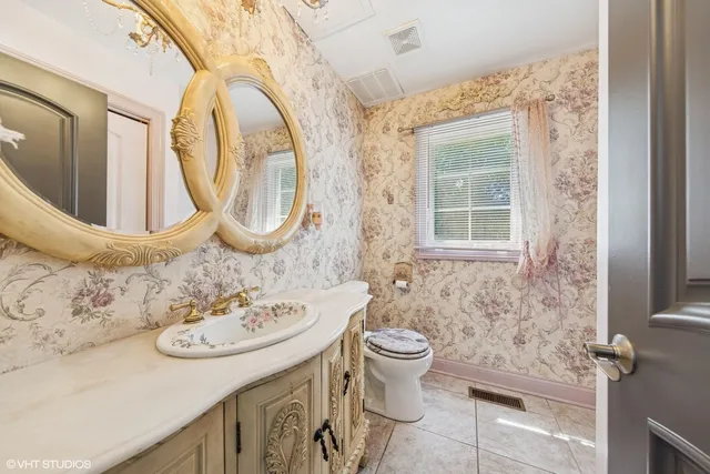 $875,000 | 6001 Wolf Road, La Grange Highlands, IL 60525