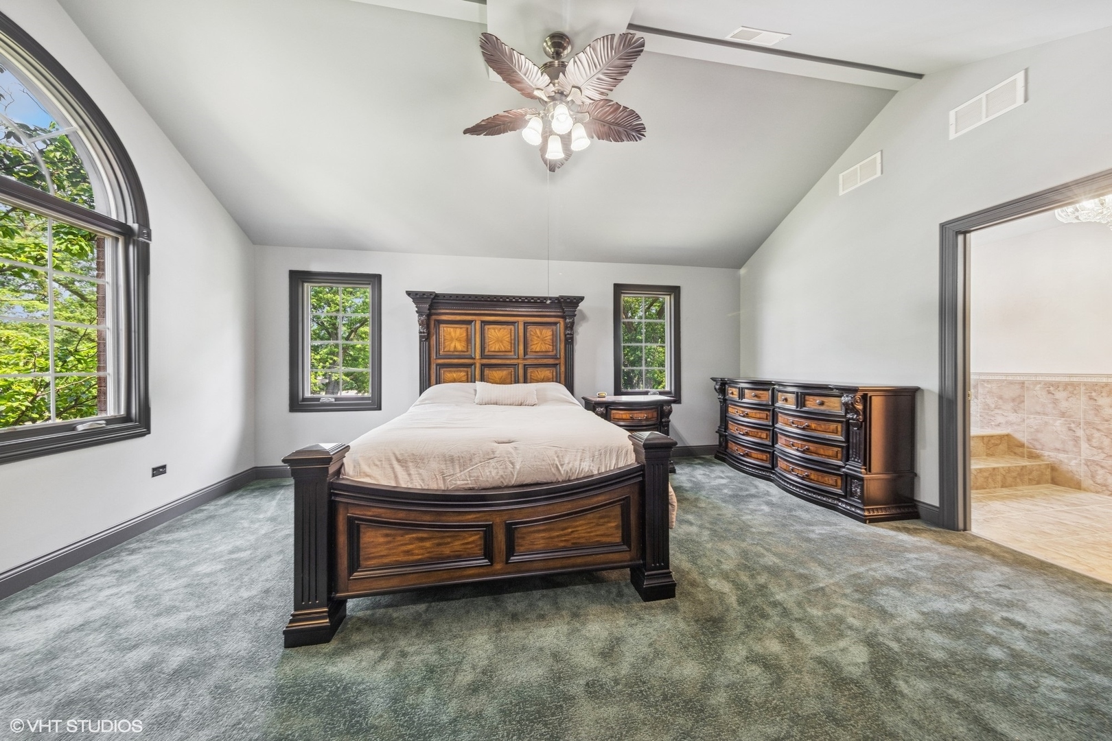 6001 Wolf Road La Grange Highlands, IL 60525 - Photo 15 of 34