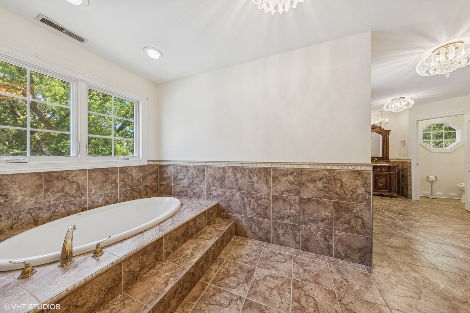 6001 Wolf Road La Grange Highlands, IL 60525 - Photo 17 of 34