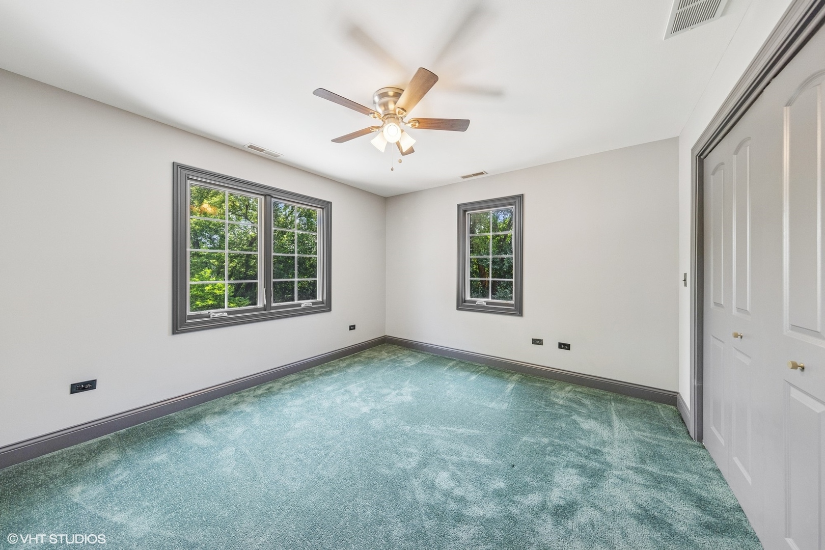 6001 Wolf Road La Grange Highlands, IL 60525 - Photo 23 of 34