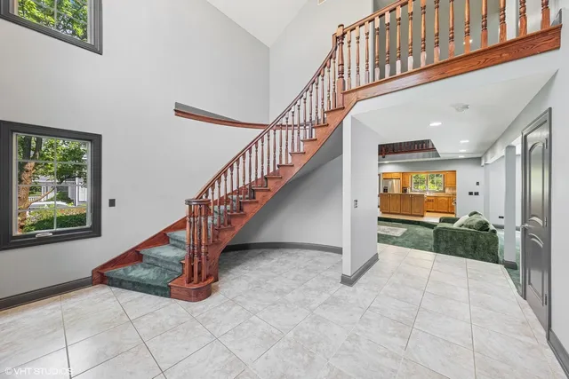 $875,000 | 6001 Wolf Road, La Grange Highlands, IL 60525