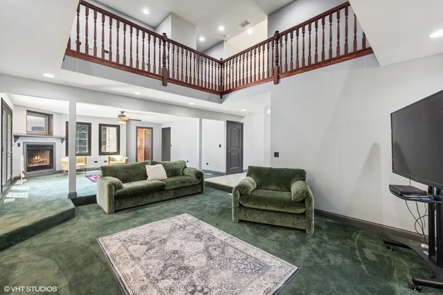 $875,000 | 6001 Wolf Road, La Grange Highlands, IL 60525