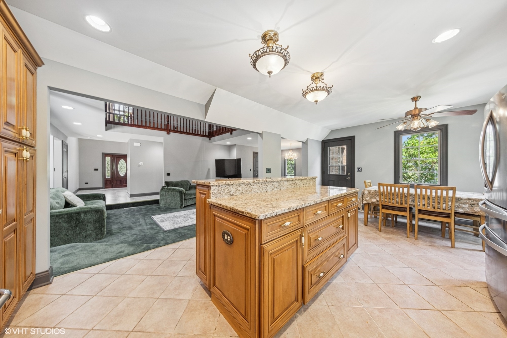 6001 Wolf Road La Grange Highlands, IL 60525 - Photo 10 of 34