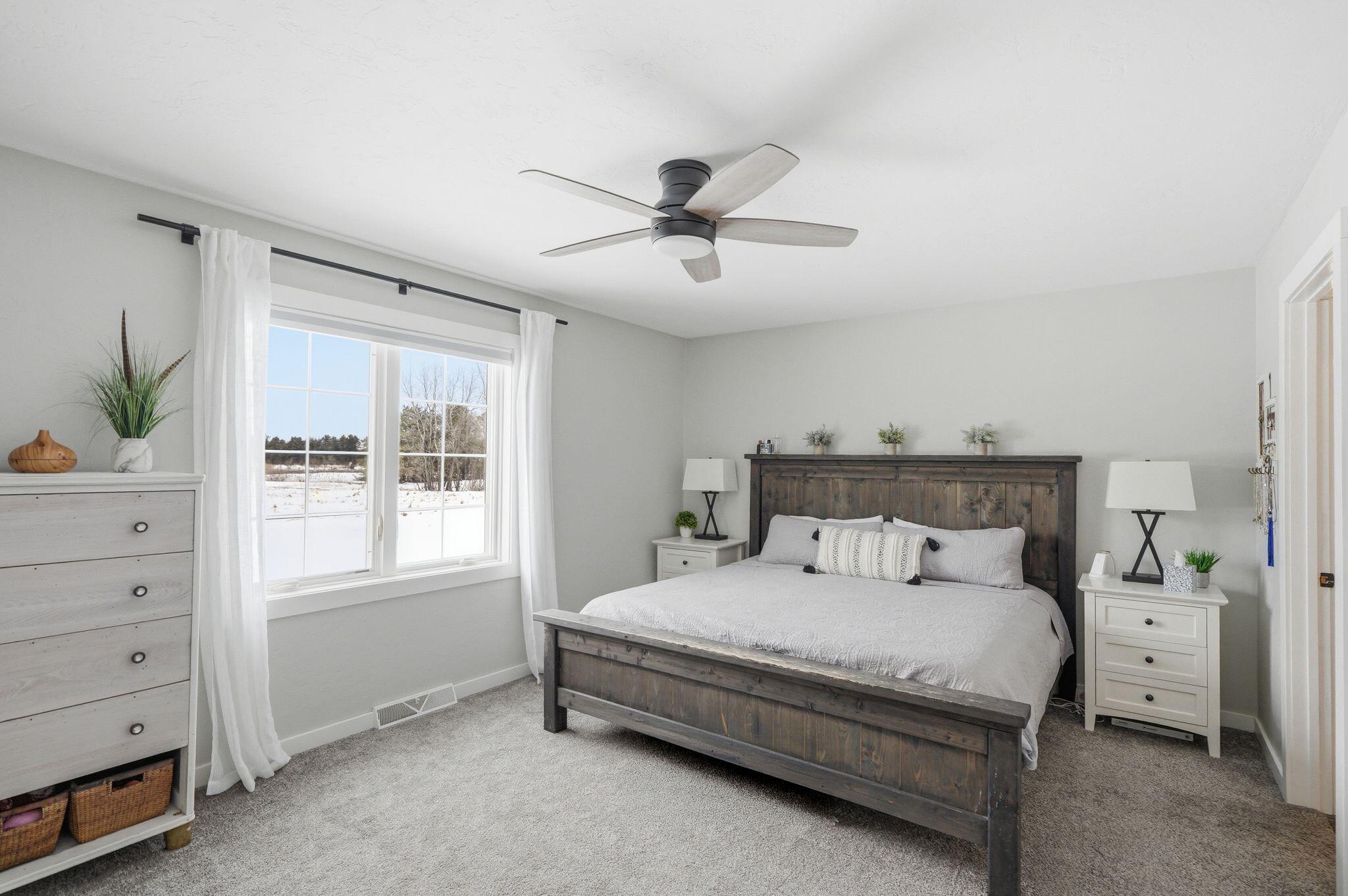 307 Scuppernong Circle Dousman, WI 53118 - Photo 14 of 39 Primary Bedroom