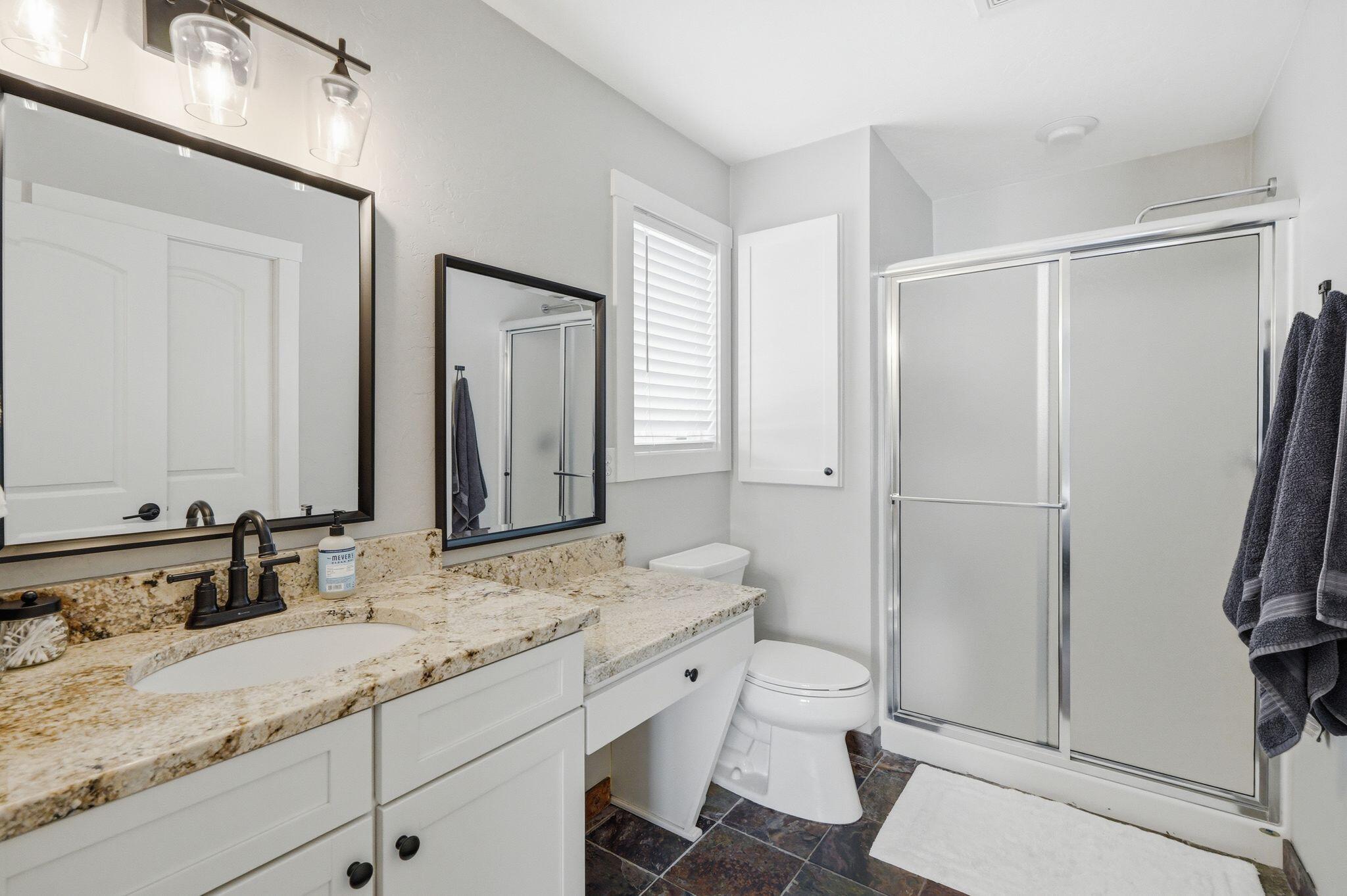 307 Scuppernong Circle Dousman, WI 53118 - Photo 15 of 39 Primary Bathroom