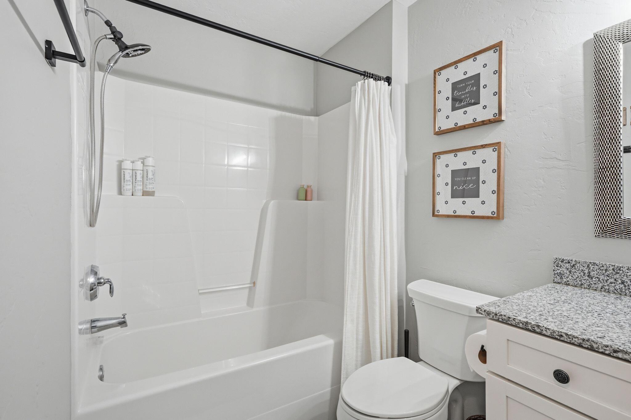 307 Scuppernong Circle Dousman, WI 53118 - Photo 22 of 39 2nd Floor Full Bath