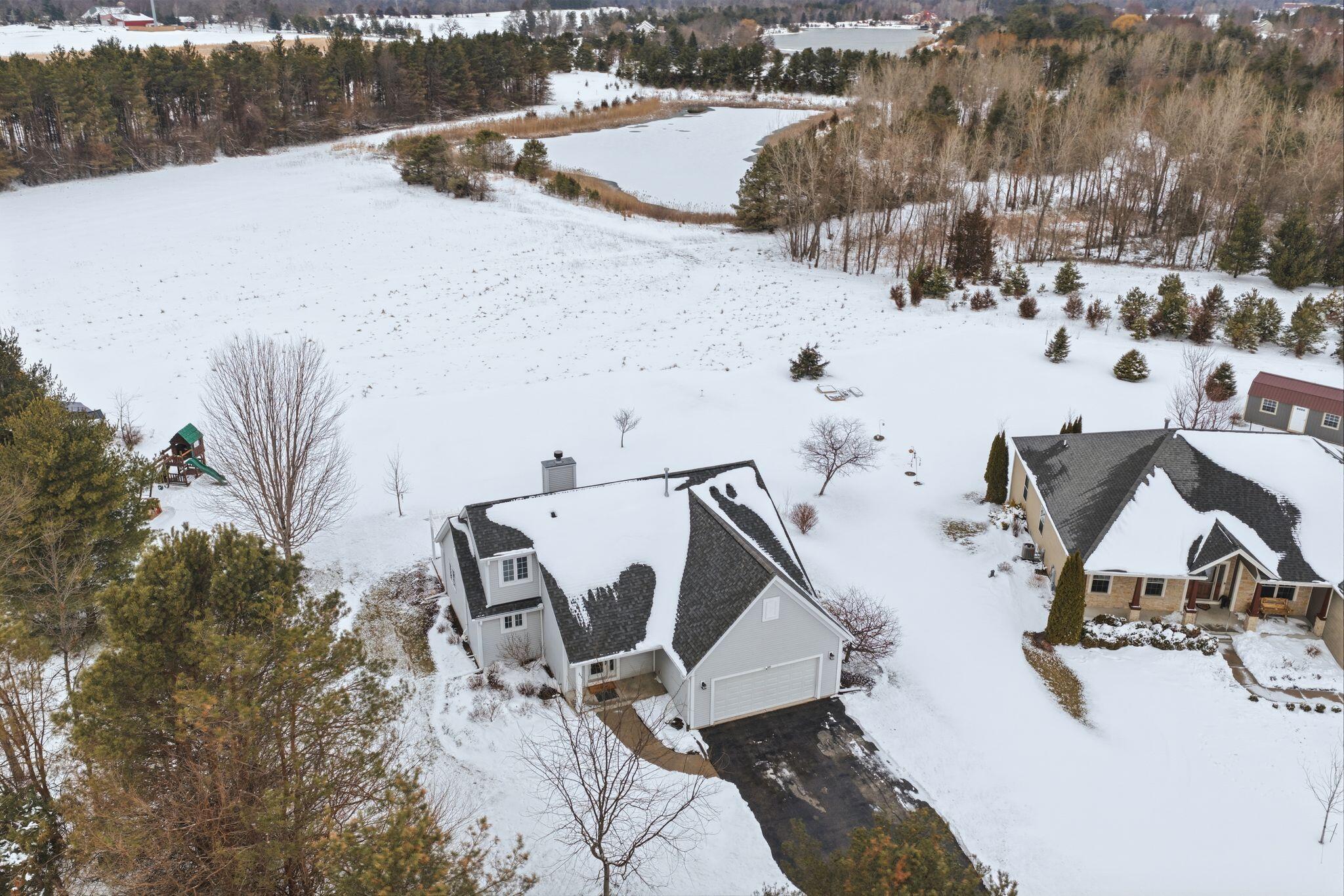 307 Scuppernong Circle Dousman, WI 53118 - Photo 33 of 39 Drone