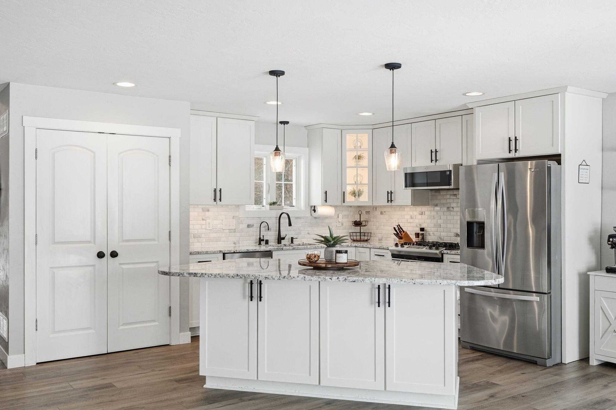 307 Scuppernong Circle Dousman, WI 53118 - Photo 7 of 39 Kitchen