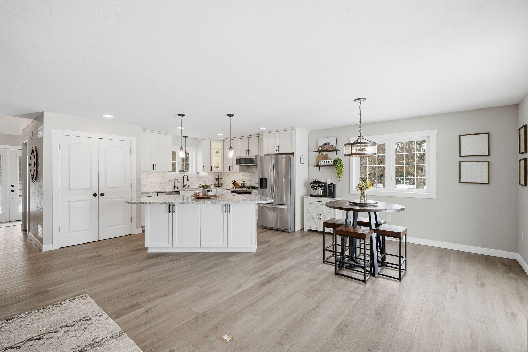 307 Scuppernong Circle Dousman, WI 53118 - Photo 9 of 39 Kitchen
