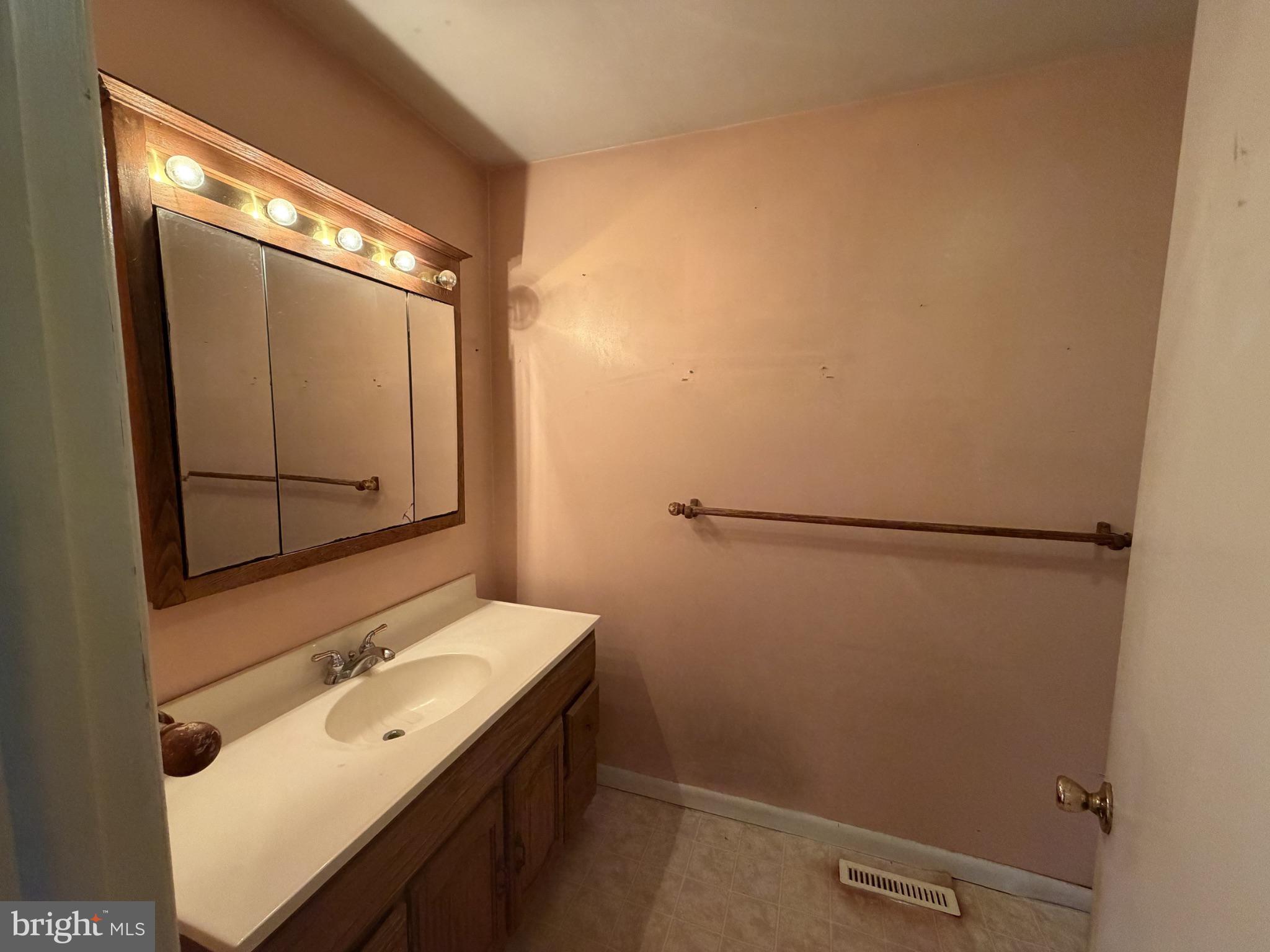 2 Procyon Road Sewell, NJ 08080 - Photo 8 of 11 Gallery Image 8