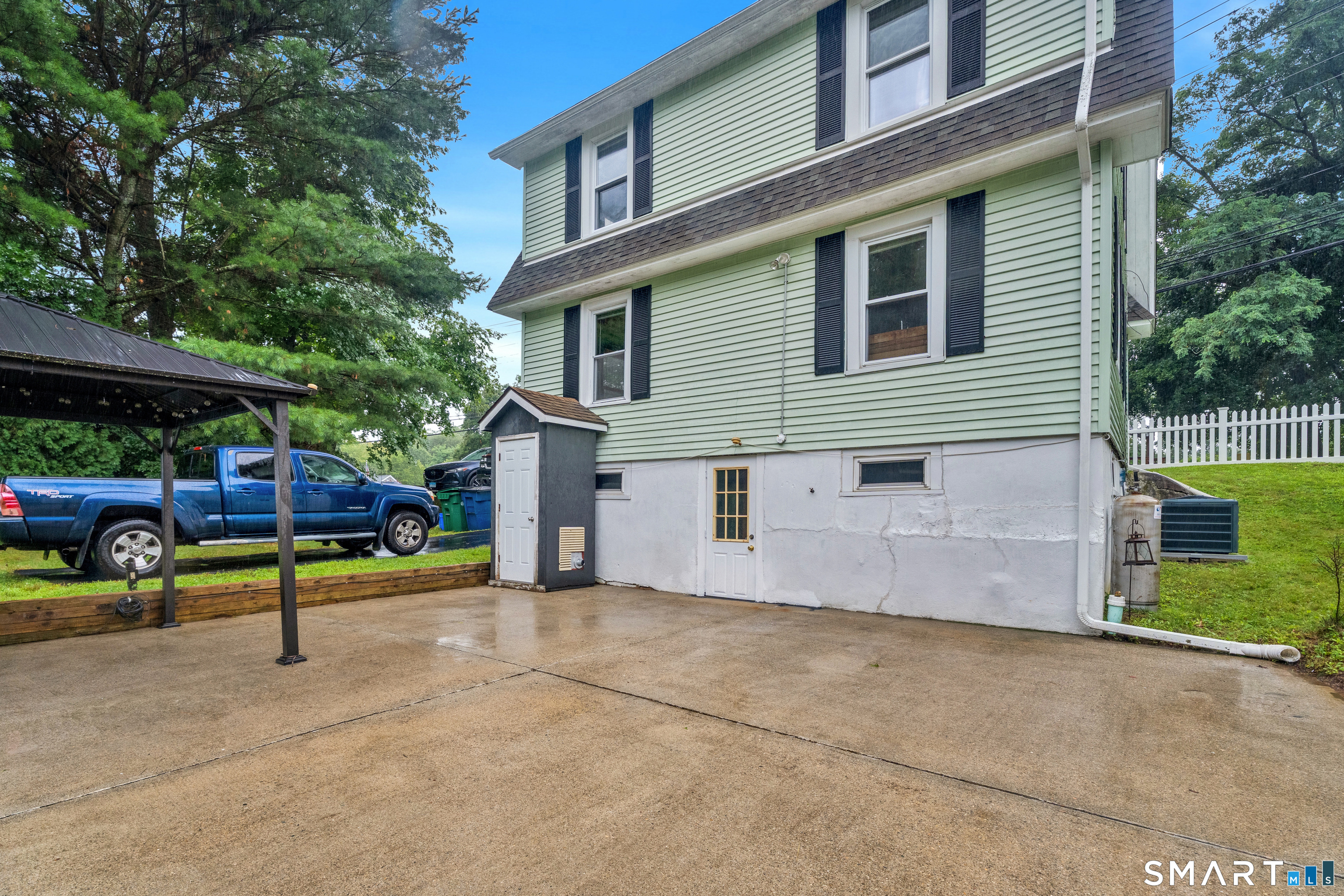 285 Niantic River Road Waterford, CT 06385 - Photo 29 of 40 Gallery Image 29