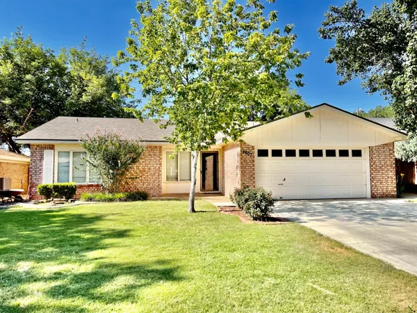 $1,900 | 4607 64th Street, Lubbock, TX 79414