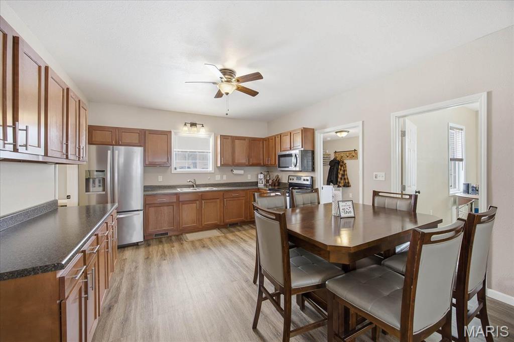 231 Franklin Street Carlyle, IL 62231 - Photo 13 of 48