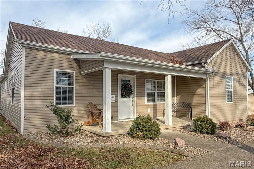 231 Franklin Street Carlyle, IL 62231 - Photo 3 of 49