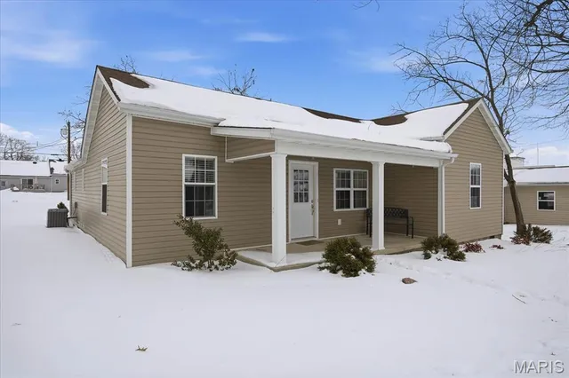 $159,900 | 231 Franklin Street, Carlyle, IL 62231