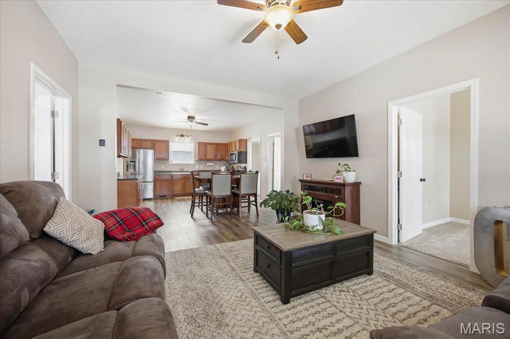 231 Franklin Street Carlyle, IL 62231 - Photo 10 of 49