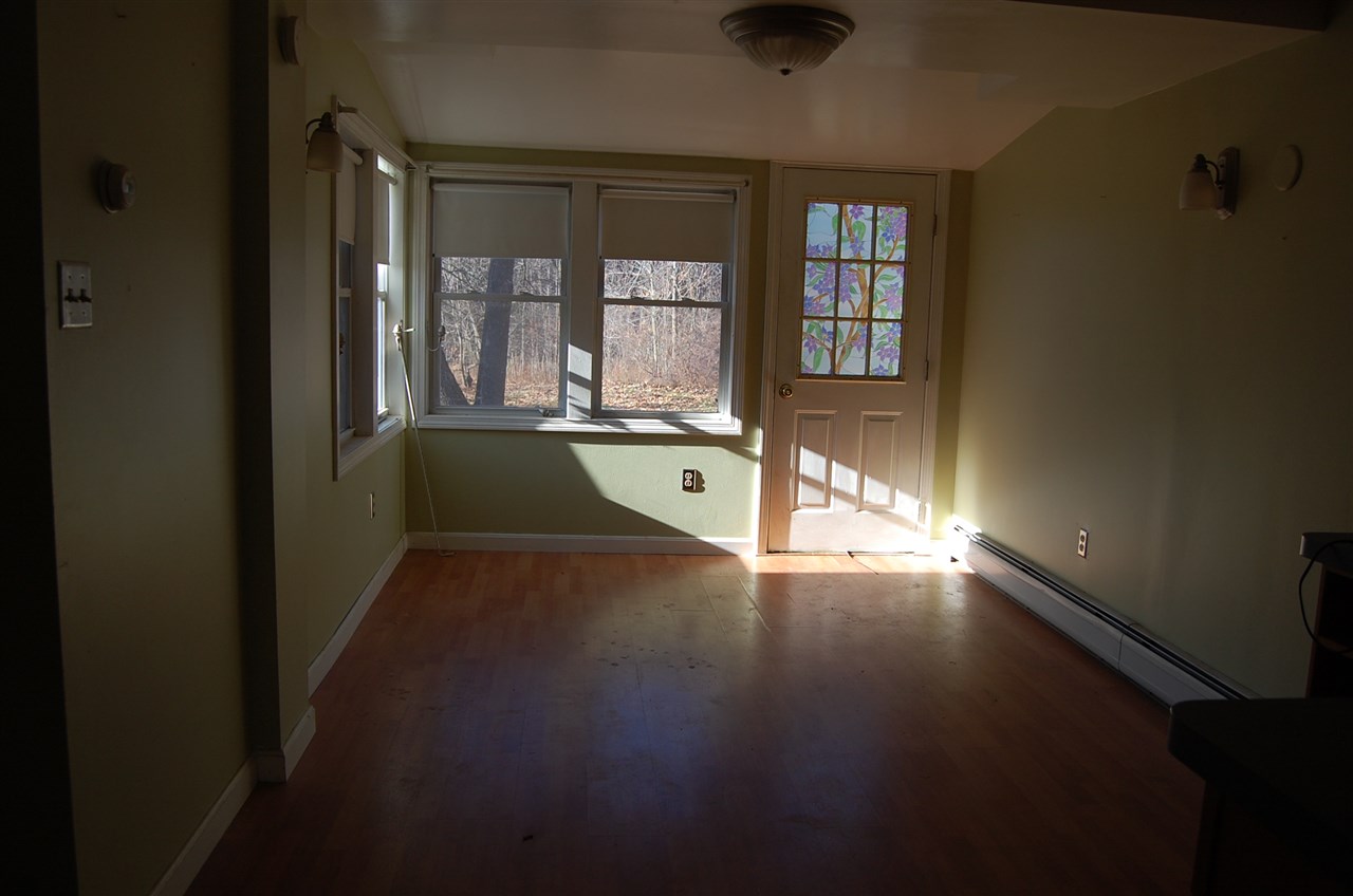 668 Upper Straw Road Hopkinton, NH 03229 - Photo 3 of 22