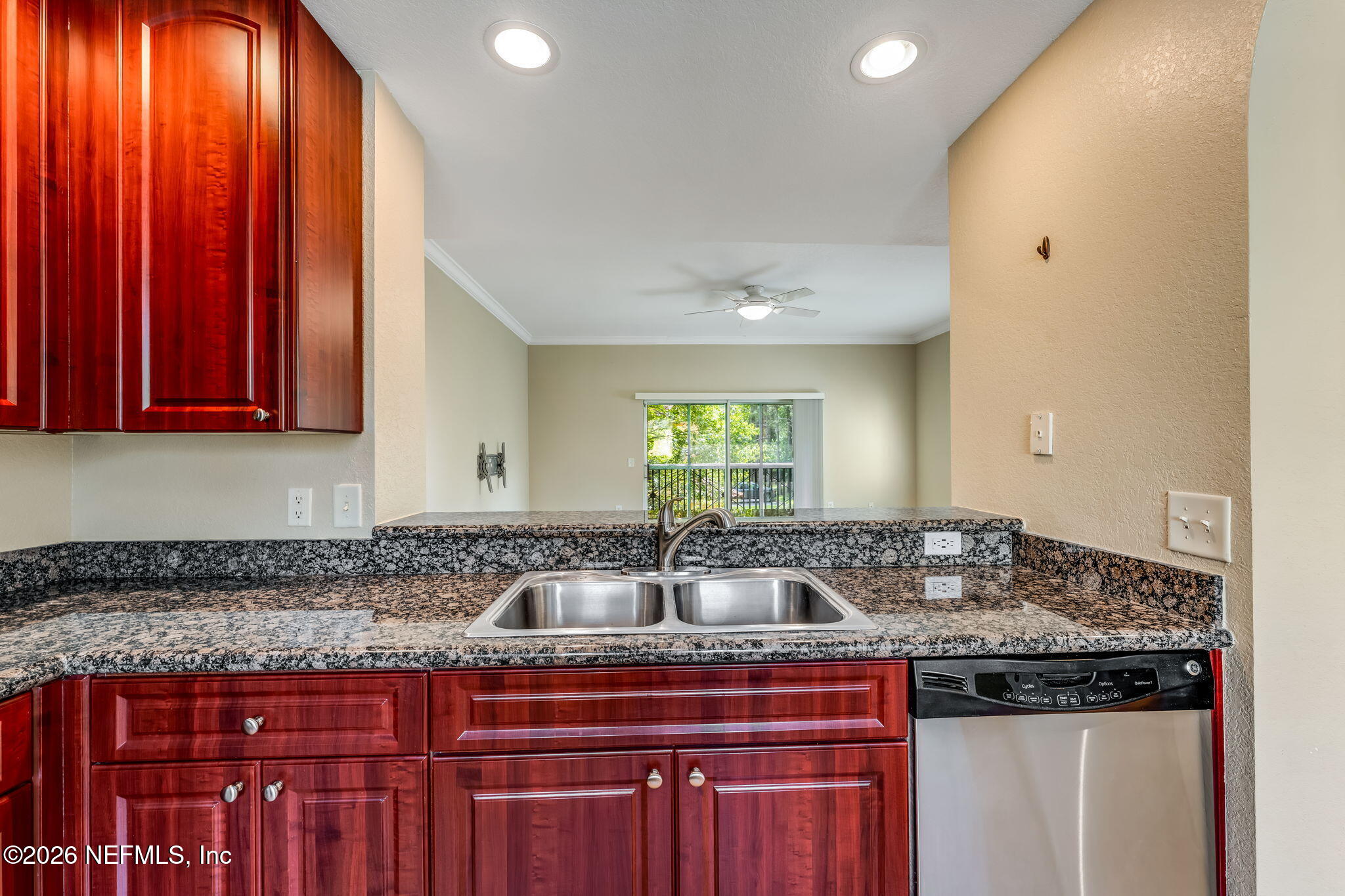 9745 Touchton Road, Unit 230 Jacksonville, FL 32246 - Photo 10 of 45 10-web-or-mls-Kitchen
