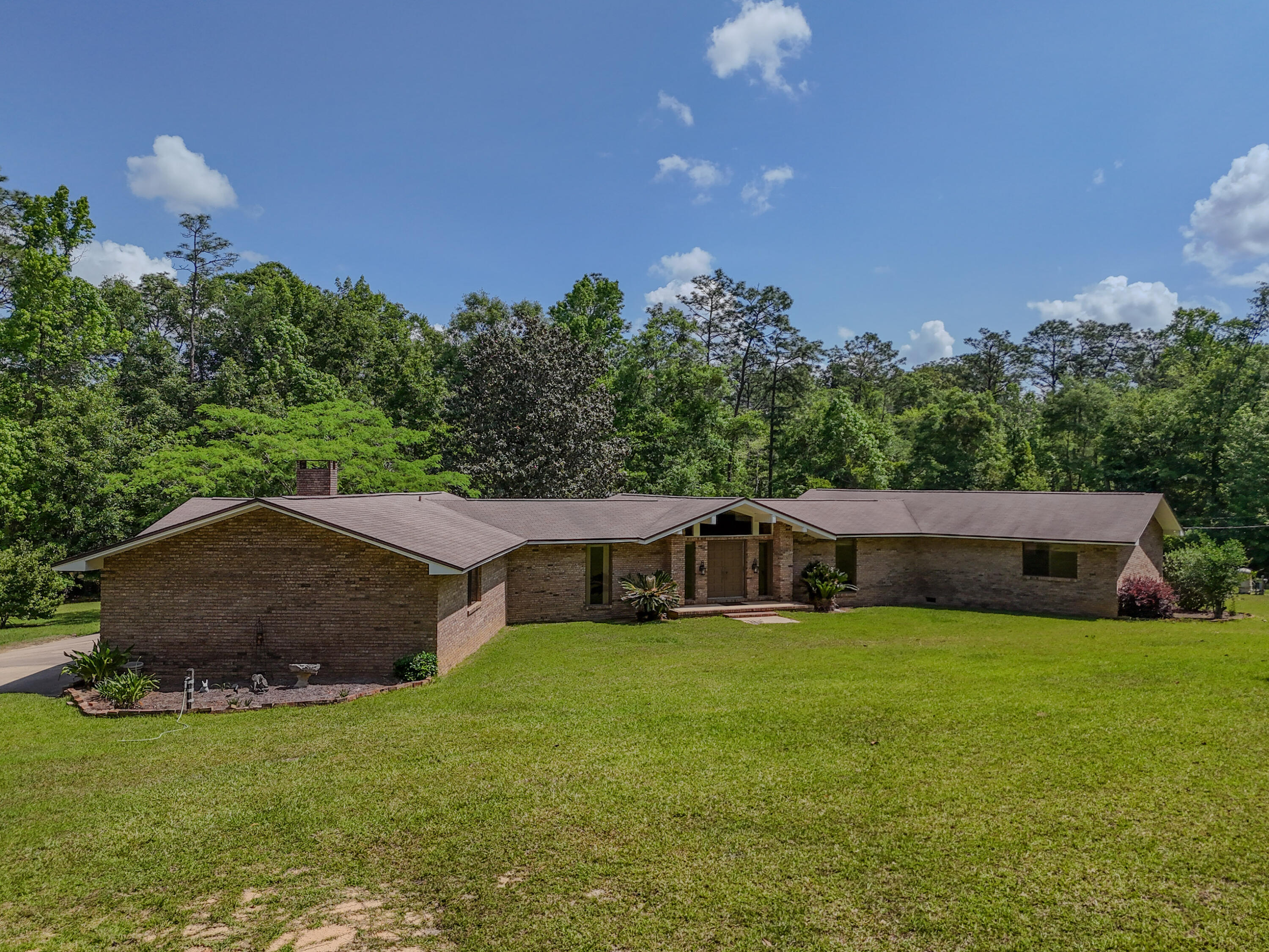1186 Pine Forest Road Chipley, FL 32428 - Photo 2 of 75 Exterior