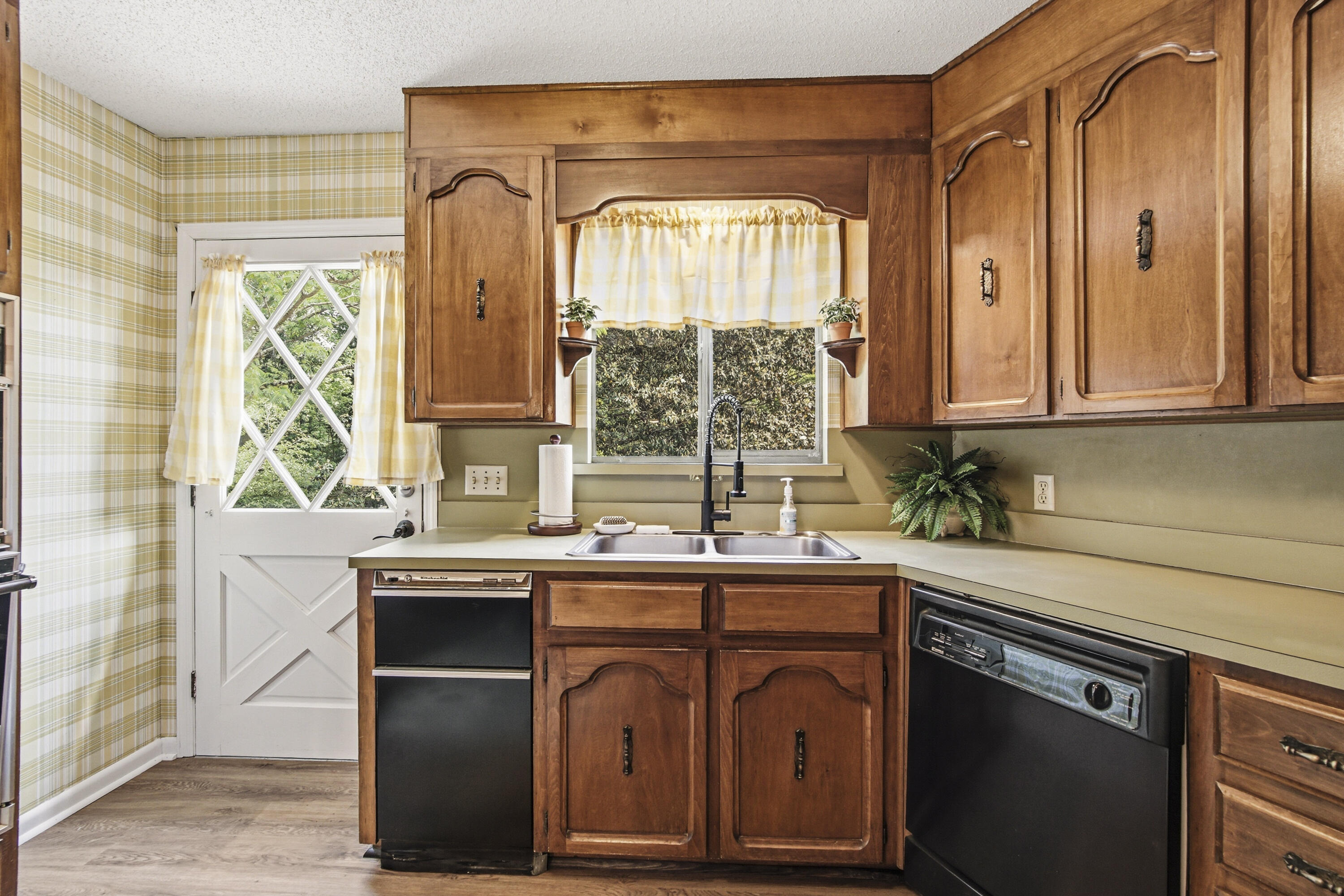 1186 Pine Forest Road Chipley, FL 32428 - Photo 37 of 75 Kitchen