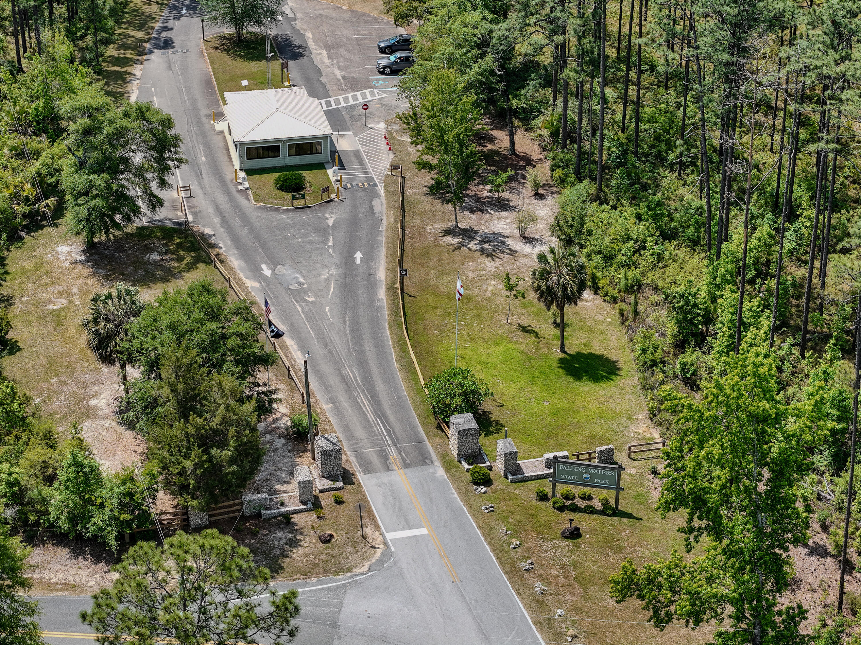 1186 Pine Forest Road Chipley, FL 32428 - Photo 4 of 75 Falling Waters