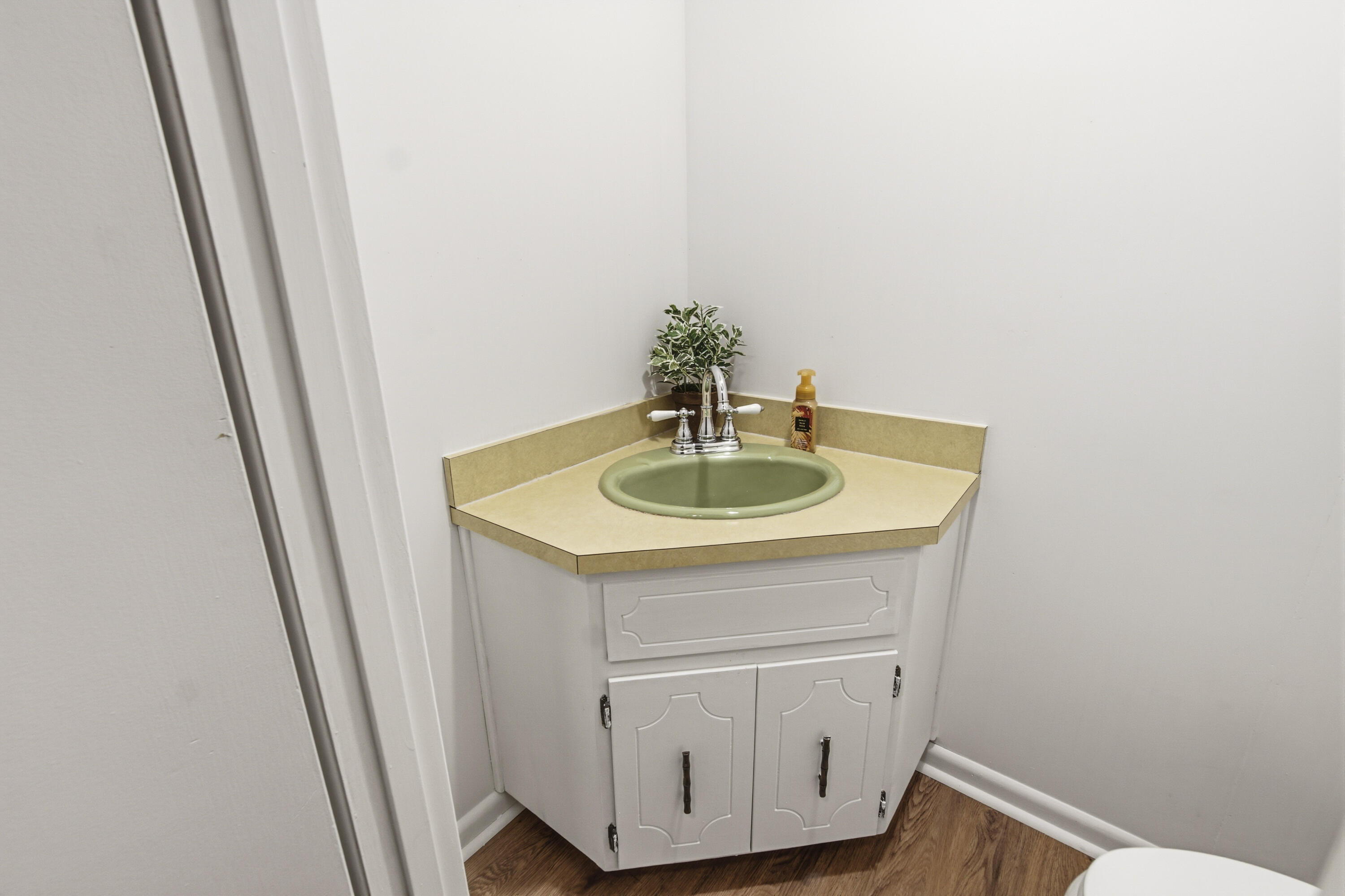 1186 Pine Forest Road Chipley, FL 32428 - Photo 71 of 75 Half Bath