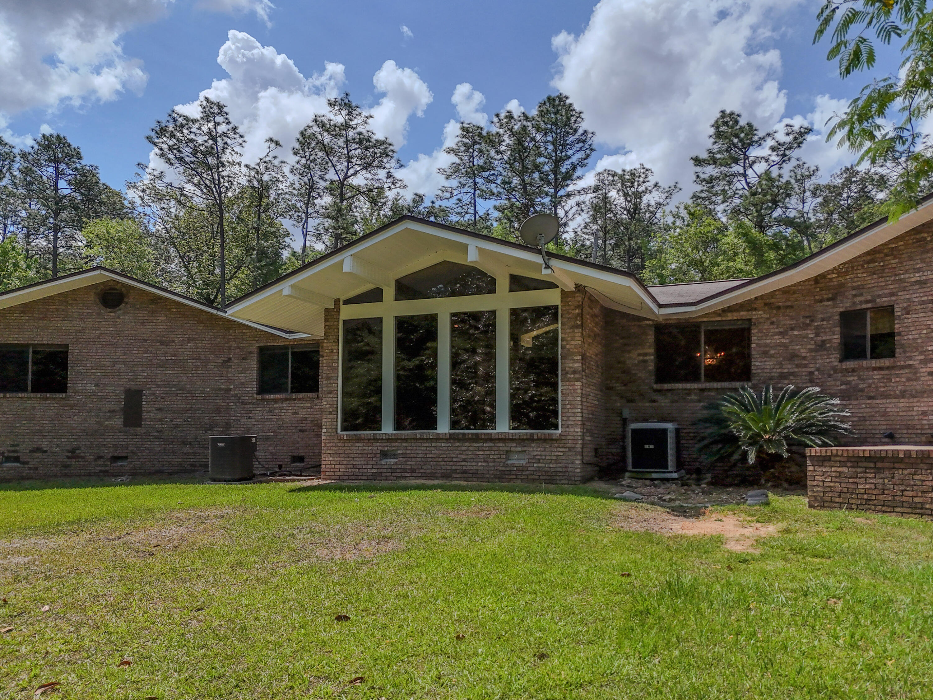 1186 Pine Forest Road Chipley, FL 32428 - Photo 8 of 75 Back View of the Home