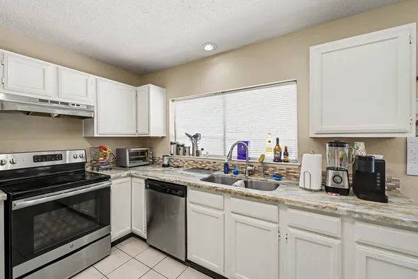 $240,000 | 18042 Garden Manor Drive, Houston, TX 77084