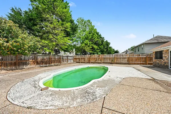 $240,000 | 18042 Garden Manor Drive, Houston, TX 77084