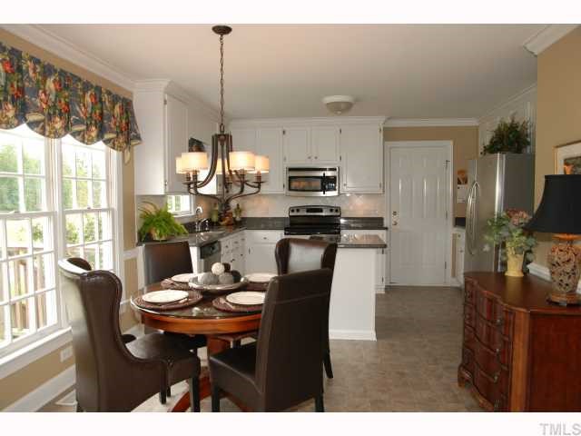 2228 Laurel Valley Way Raleigh, NC 27604 - Photo 6 of 12 Gallery Image 6