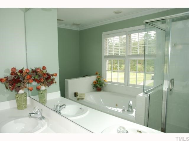 2228 Laurel Valley Way Raleigh, NC 27604 - Photo 8 of 12 Gallery Image 8