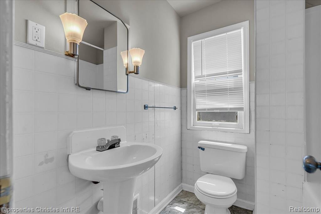 12 Perrin Street River Rouge, MI 48218 - Photo 17 of 23
