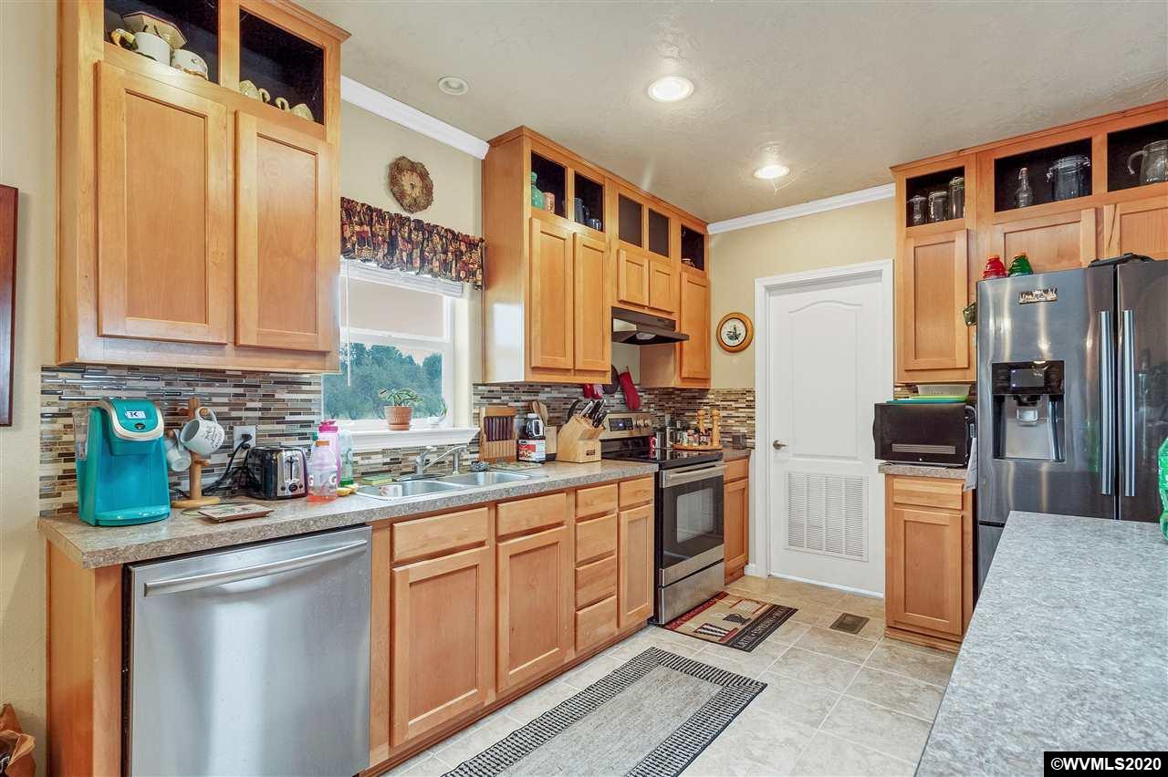 9613 Wells Landing Road Independence, OR 97351 - Photo 9 of 22 Gallery Image 9