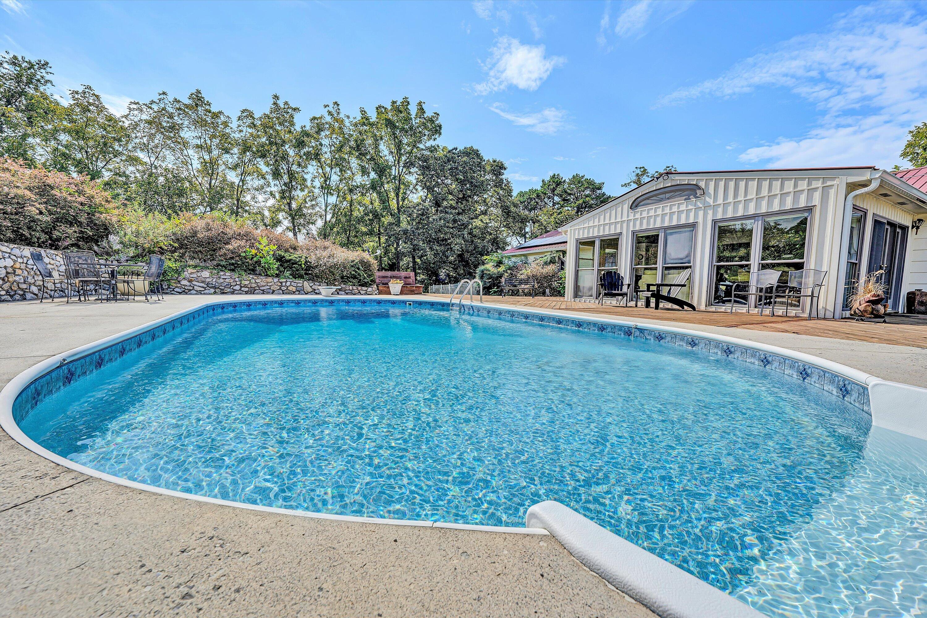 1812 Mountain View Road, Unit 1816 Vinton, VA 24179 - Photo 3 of 64 10-SGP-02700