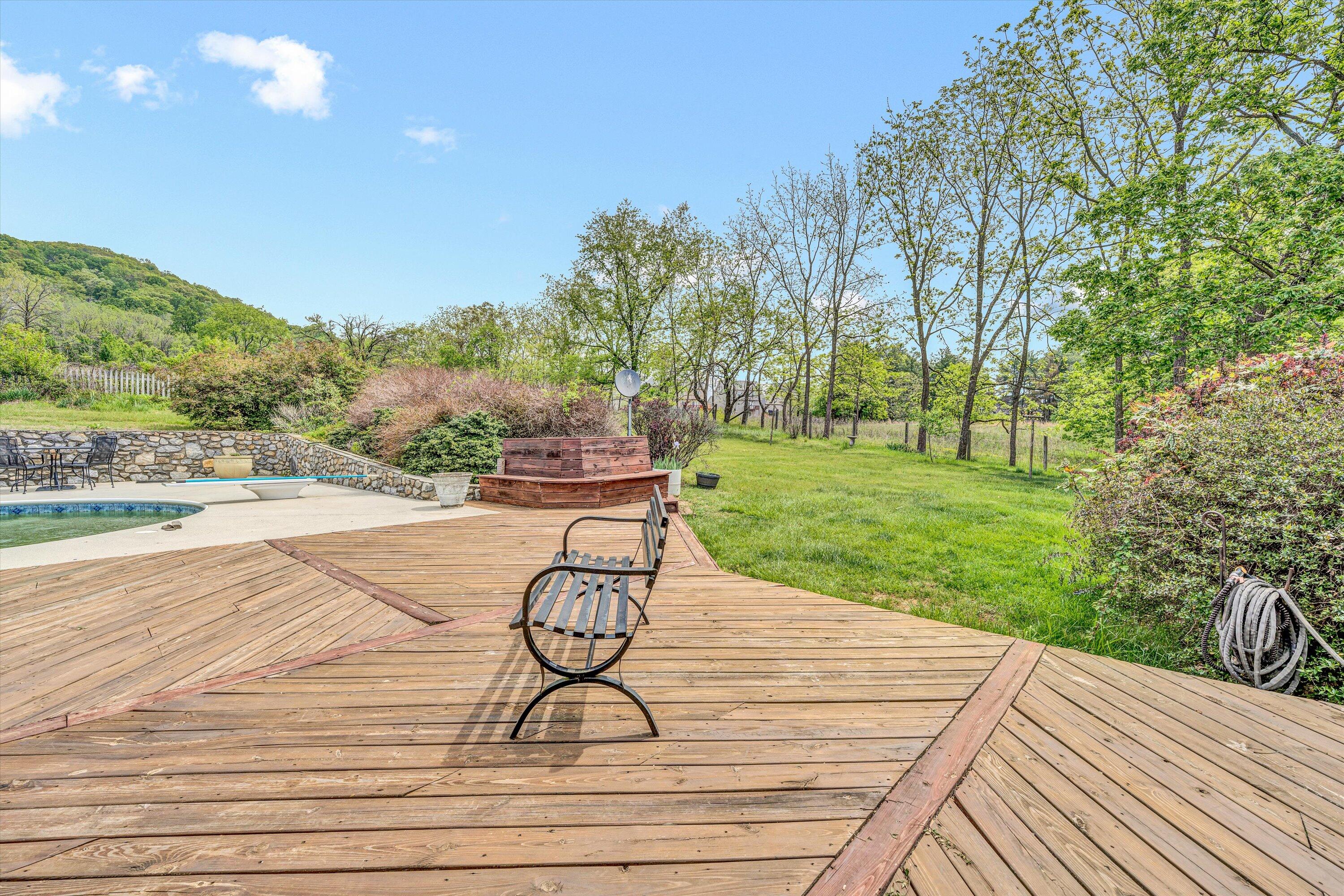 1812 Mountain View Road, Unit 1816 Vinton, VA 24179 - Photo 54 of 64 23-DSC00146