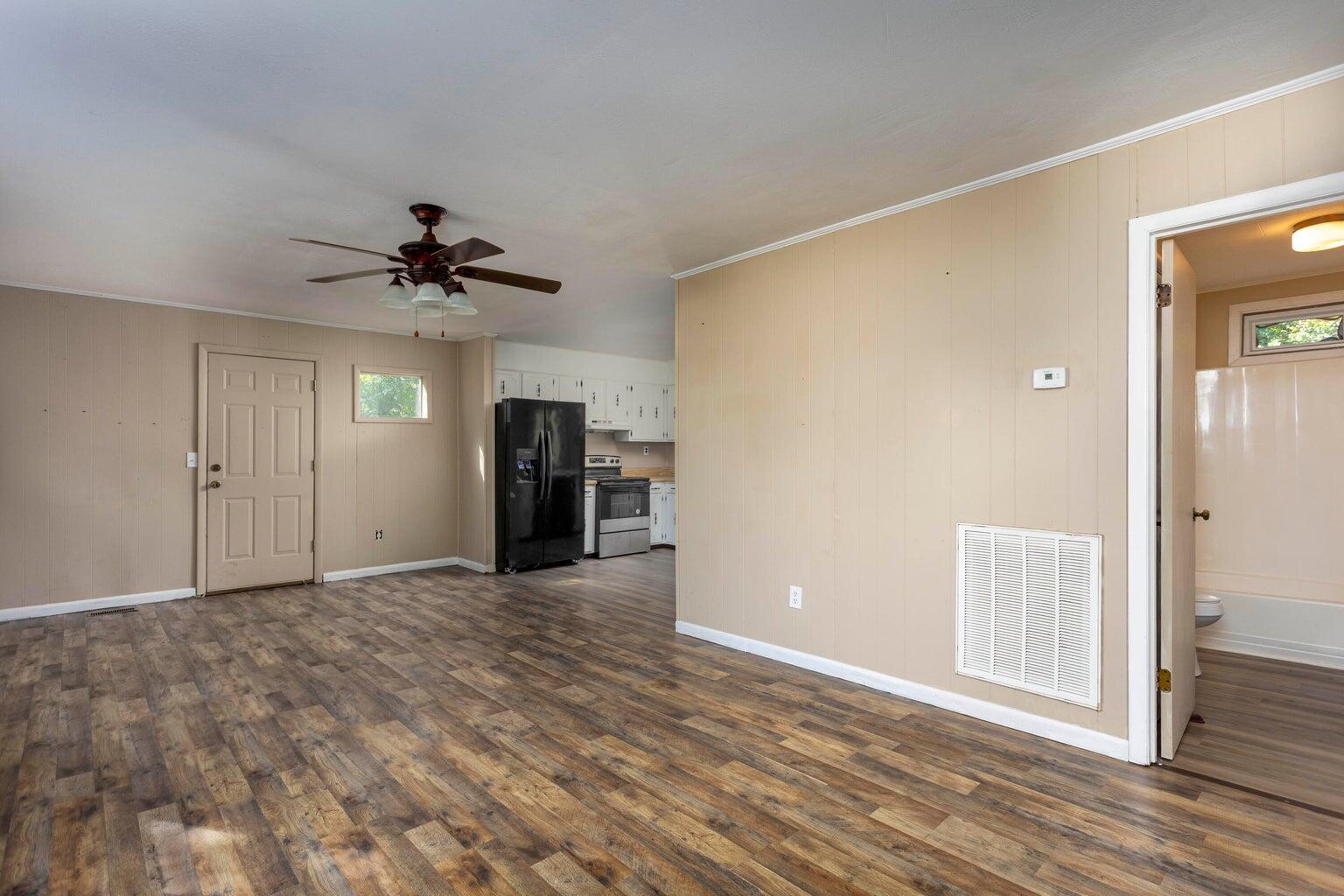 134 Riddle Street Dayton, TN 37321 - Photo 9 of 32 Dining Room