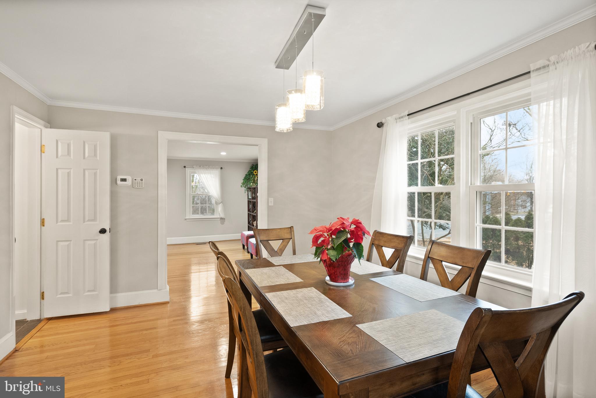 2928 Hunter Road Fairfax, VA 22031 - Photo 16 of 73