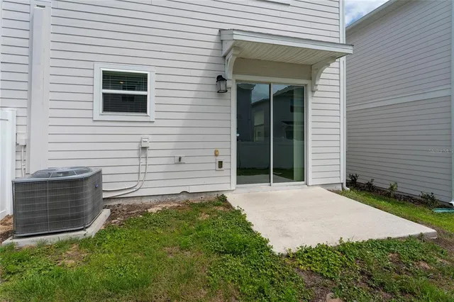 $220 | 7728 Stone Crk Trail, Kissimmee, FL 34747