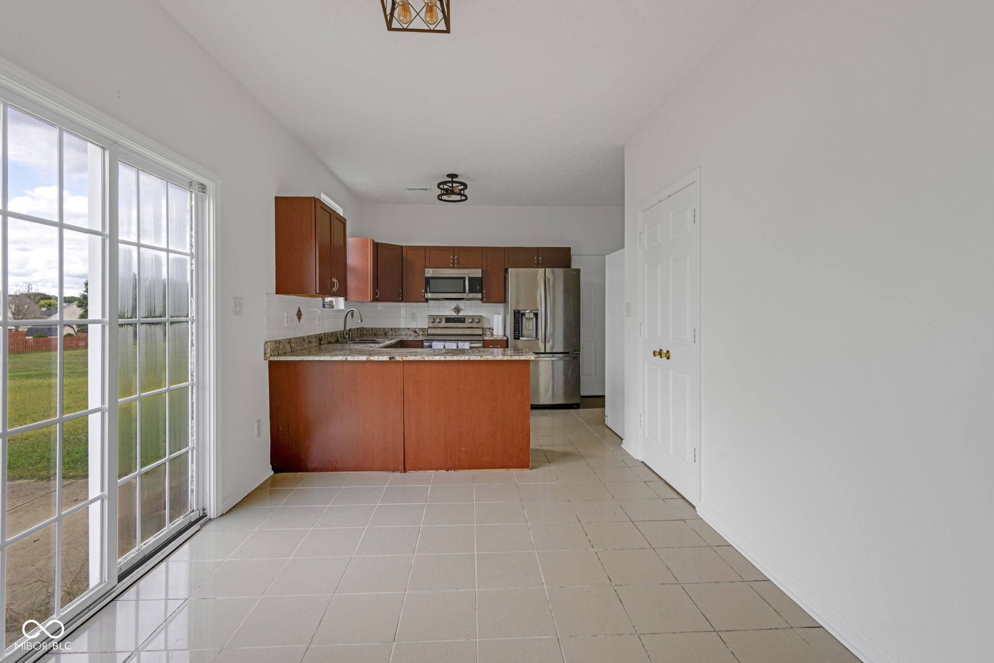 10142 Ironway Drive Indianapolis, IN 46239 - Photo 7 of 26