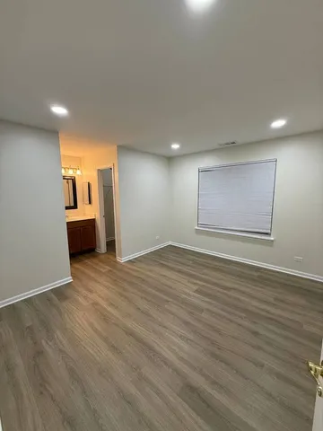 $2,450 | 209 Glengarry Drive, Unit 302, Bloomingdale, IL 60108