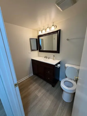 $2,450 | 209 Glengarry Drive, Unit 302, Bloomingdale, IL 60108