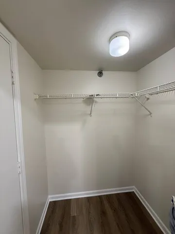 $2,450 | 209 Glengarry Drive, Unit 302, Bloomingdale, IL 60108