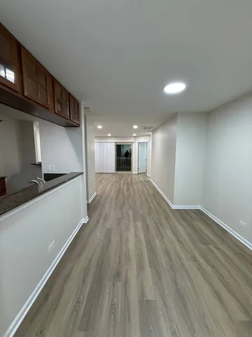 $2,450 | 209 Glengarry Drive, Unit 302, Bloomingdale, IL 60108