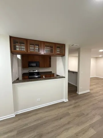 $2,450 | 209 Glengarry Drive, Unit 302, Bloomingdale, IL 60108