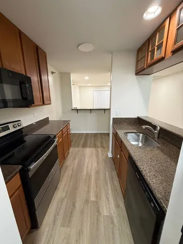 $2,450 | 209 Glengarry Drive, Unit 302, Bloomingdale, IL 60108