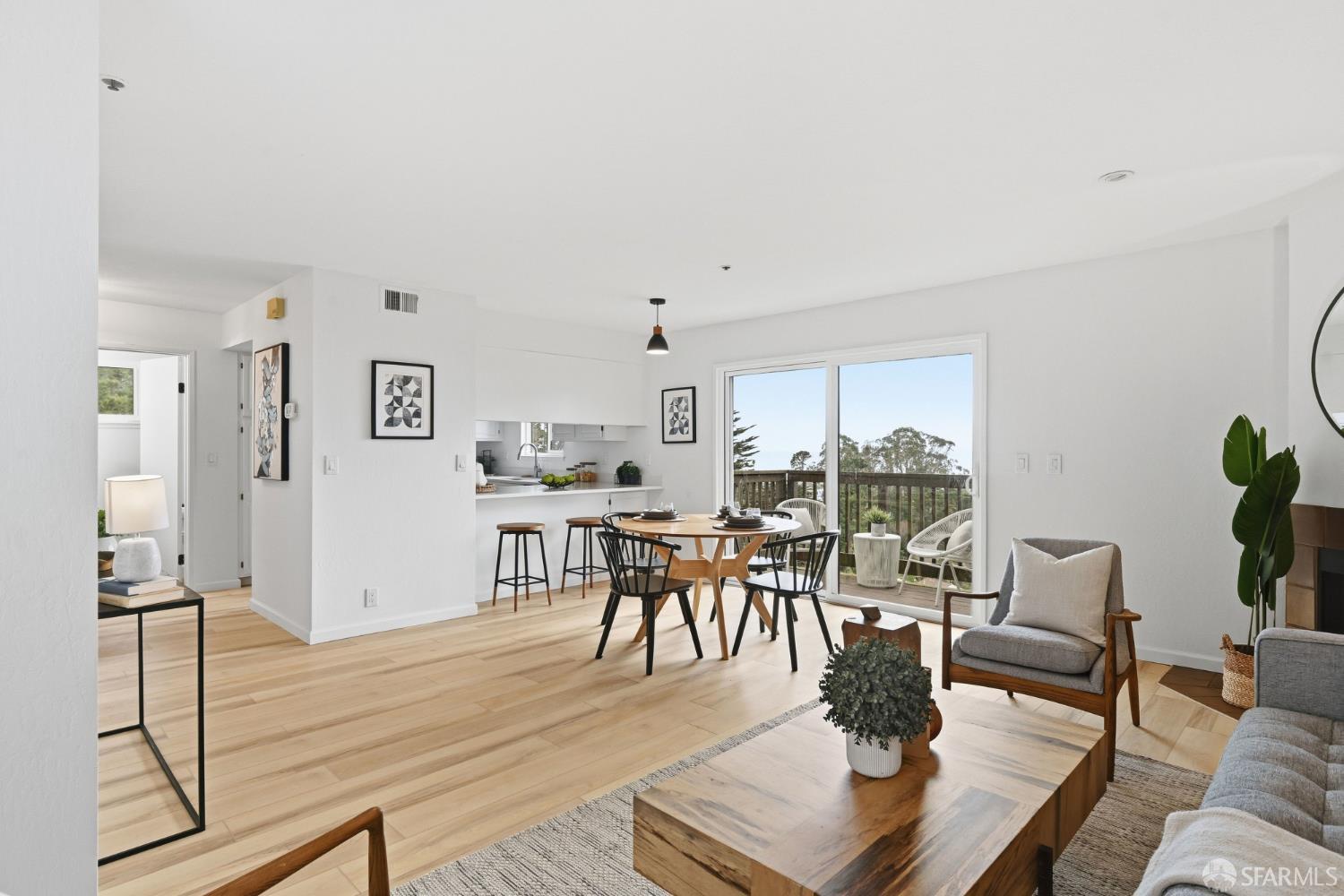 504 Monterey Road, Unit 10 Pacifica, CA 94044 - Photo 5 of 29