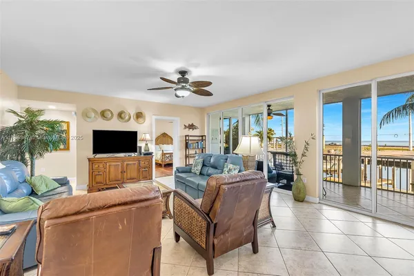 $1,025,000 | 101 Gulfview Drive, Unit 114, Islamorada, FL 33036
