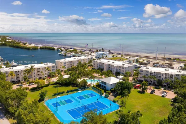 $1,025,000 | 101 Gulfview Drive, Unit 114, Islamorada, FL 33036